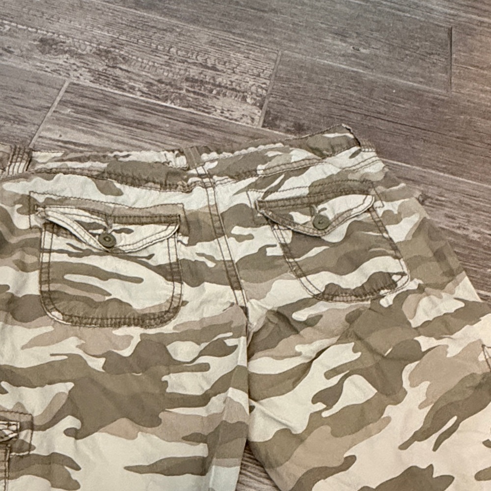 OP Camouflage Cargo Capris - Picture 4 of 6